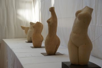 TRAUTE DILGER - STEINE - TONPLASTIKEN - BILDER